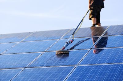 Solar panel cleaning service